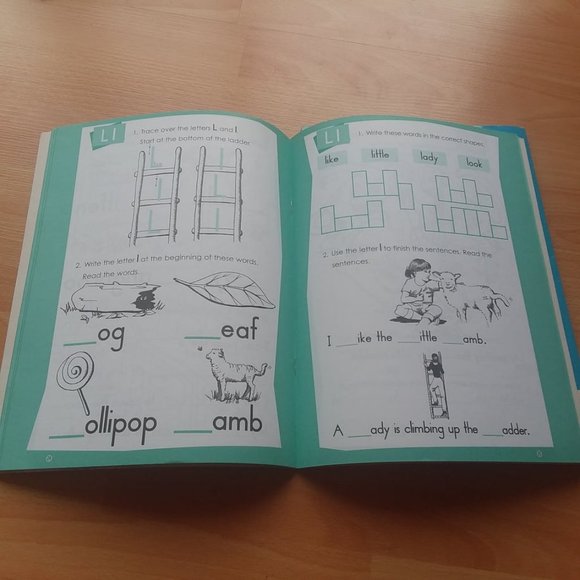 Set of 3 Learning to Read Books - Picture 4 of 7